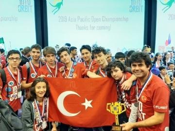 Çevre High School Robotics Team Returned Turkey with a Worldwide Award